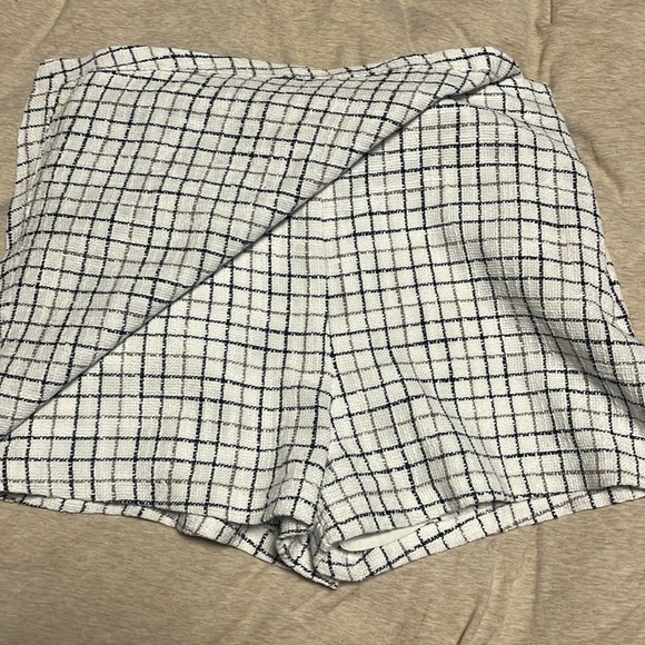 Abercrombie & Fitch Tweed Plaid Mini Skort - Picture 3 of 4